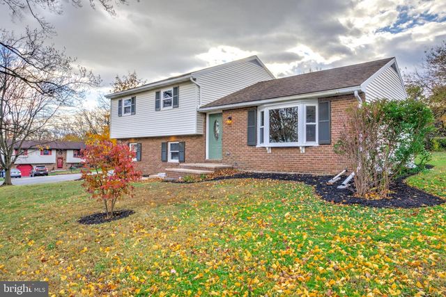 2640 HEMLOCK DR, Columbia, PA 17512