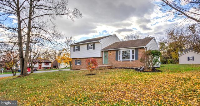 2640 HEMLOCK DR, Columbia, PA 17512