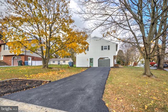 2640 HEMLOCK DR, Columbia, PA 17512