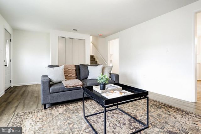 2640 HEMLOCK DR, Columbia, PA 17512