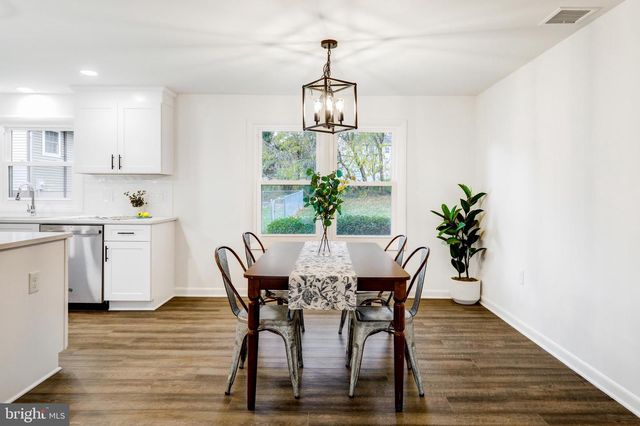 2640 HEMLOCK DR, Columbia, PA 17512