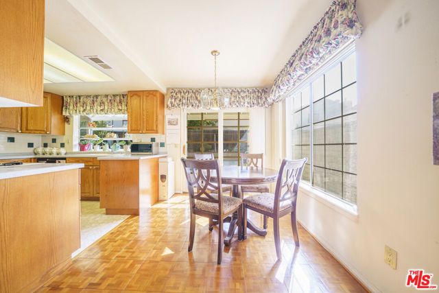 10228 Hanna Avenue, Chatsworth (los Angeles), CA 91311