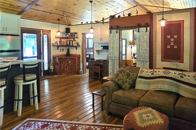 1825 County Road 323, Eureka Springs, AR 72632