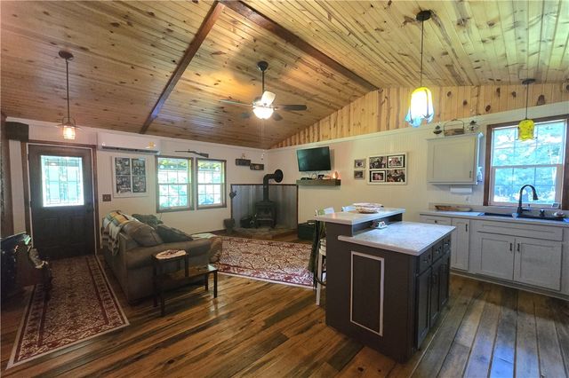 1825 County Road 323, Eureka Springs, AR 72632