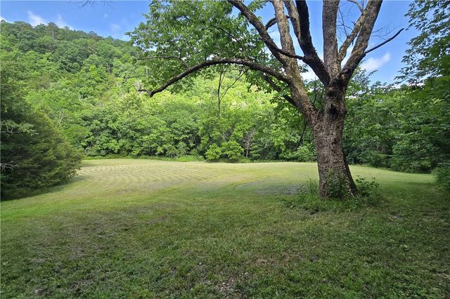 1825 County Road 323, Eureka Springs, AR 72632