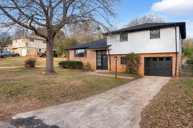 423 Fairmont Drive, Greenville, SC 29605