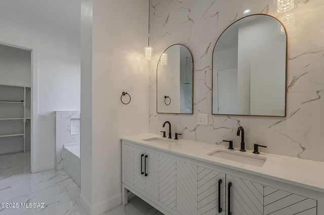 155 N Scenic Vista Drive, Sahuarita, AZ 85629