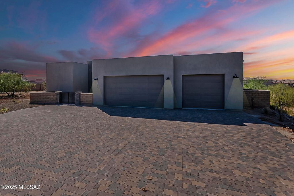 155 N Scenic Vista Drive, Sahuarita, AZ 85629