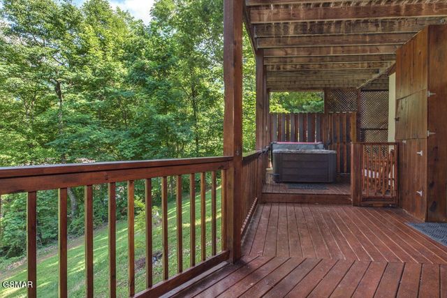 3103 Perry Circle Lane, Sevierville, TN 37862