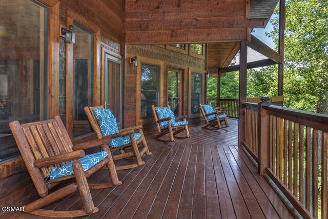 3103 Perry Circle Lane, Sevierville, TN 37862