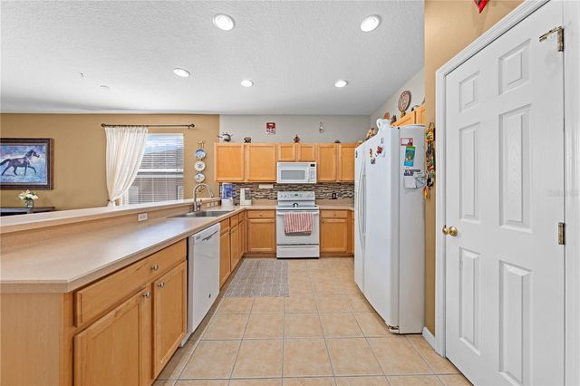 138 CHAUCER AVENUE, Davenport, FL 33896