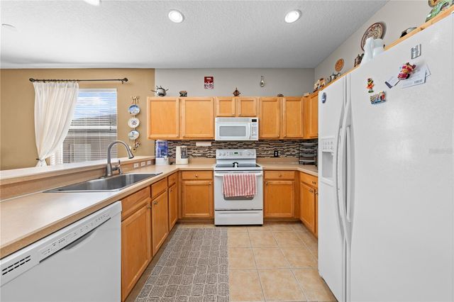 138 CHAUCER AVENUE, Davenport, FL 33896