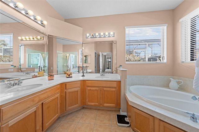 138 CHAUCER AVENUE, Davenport, FL 33896