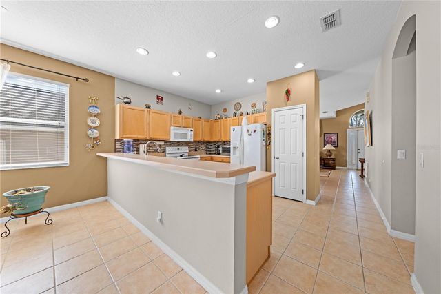 138 CHAUCER AVENUE, Davenport, FL 33896