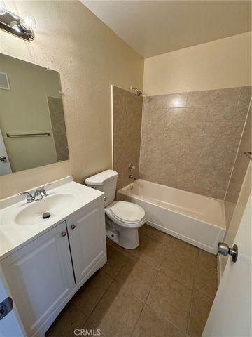 1025 Gaviota Avenue, Long Beach, CA 90813