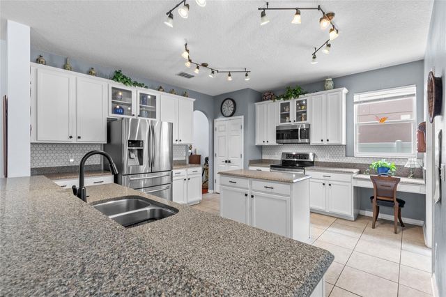 2190 LAUREL BLOSSOM CIRCLE, Ocoee, FL 34761