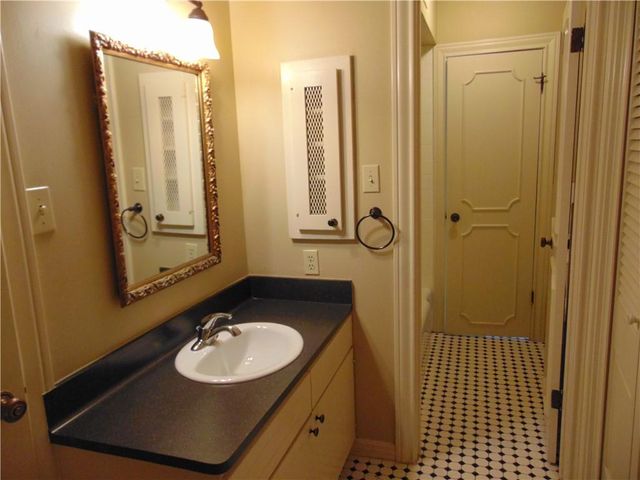 2516 Enfield RD 101, Austin, TX 78703
