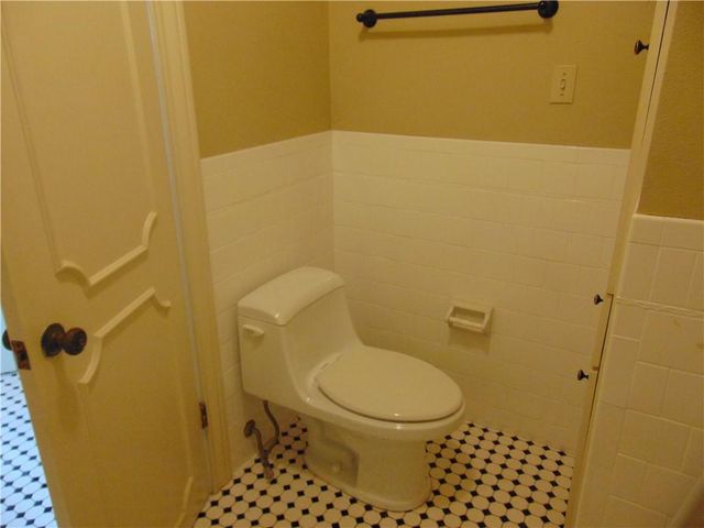 2516 Enfield RD 101, Austin, TX 78703