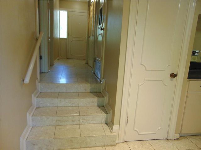 2516 Enfield RD 101, Austin, TX 78703