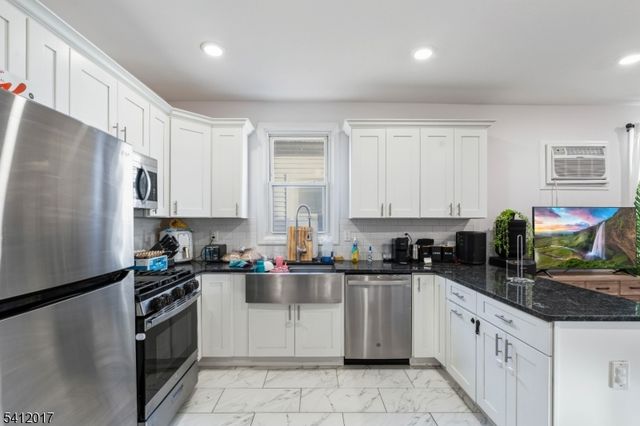 106 Speer Ave, Clifton City, NJ 07013