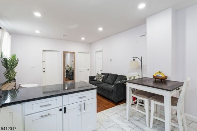 106 Speer Ave, Clifton City, NJ 07013