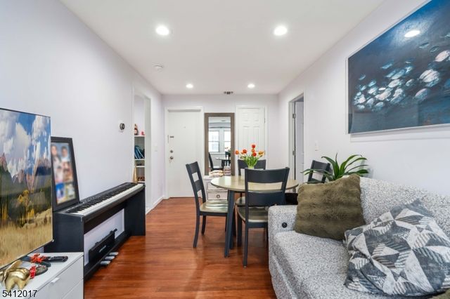 106 Speer Ave, Clifton City, NJ 07013