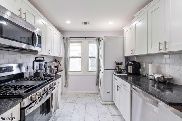 106 Speer Ave, Clifton City, NJ 07013