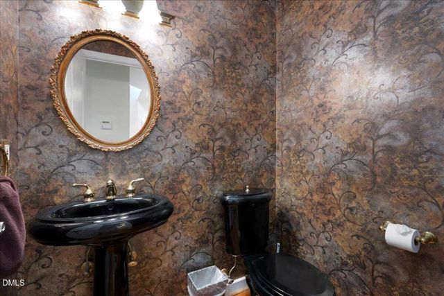 813 Vestavia Woods Drive, Raleigh, NC 27615