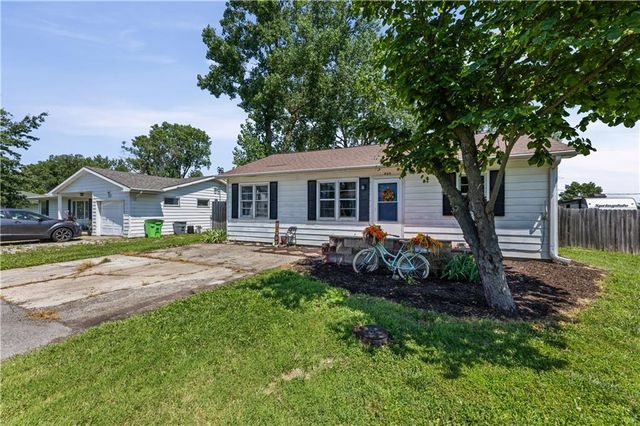 403 E 2nd Street, Wellsville, KS 66092