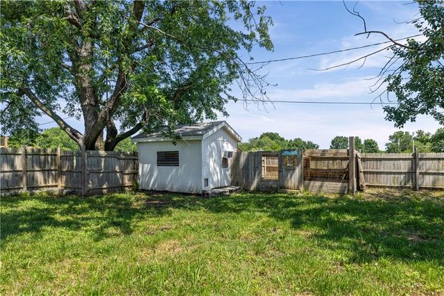 403 E 2nd Street, Wellsville, KS 66092
