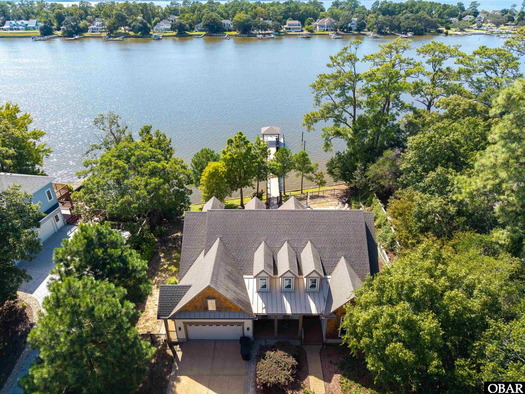 Image 2 of property listing at 149 Yaupon Trail, Southern Shores, NC 27949