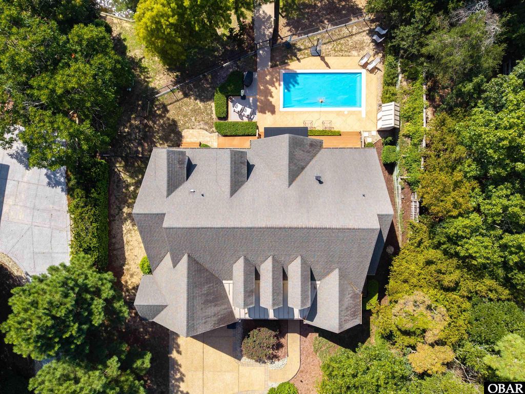 Image 3 of property listing at 149 Yaupon Trail, Southern Shores, NC 27949