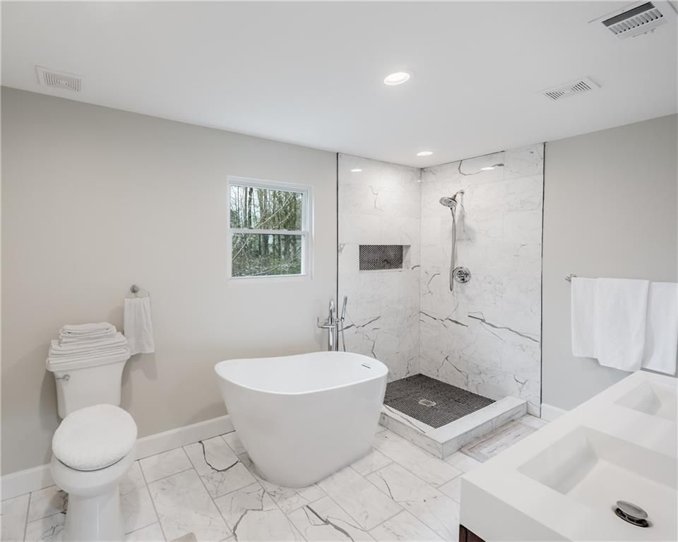 Image 21 of property listing at 3991 Centennial Trail, Duluth, GA 30096