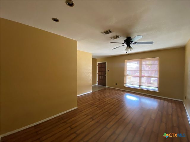 1613 Miranda Avenue, Copperas Cove, TX 76522