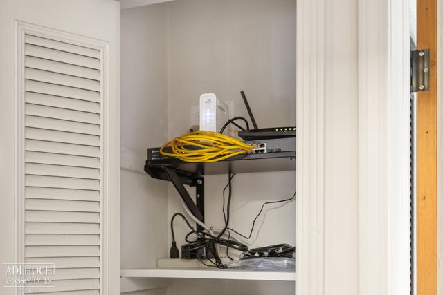 1750 Vernier Road, Grosse Pointe Woods, MI 48236