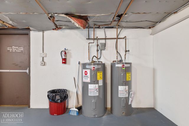 1750 Vernier Road, Grosse Pointe Woods, MI 48236