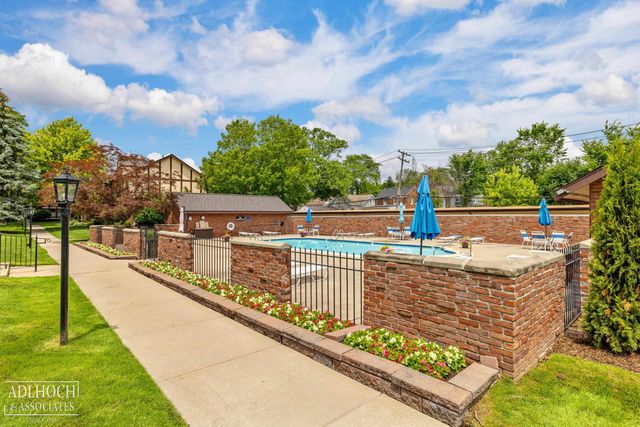 1750 Vernier Road, Grosse Pointe Woods, MI 48236