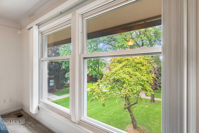 1750 Vernier Road, Grosse Pointe Woods, MI 48236