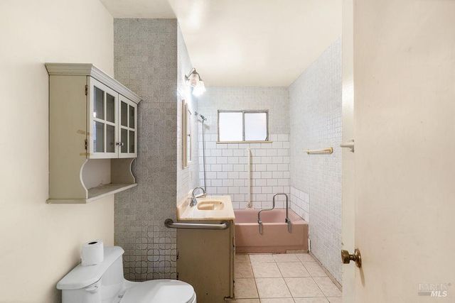 831 5th St, Vallejo, CA 94590