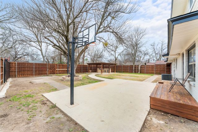 2530 Utica Drive, Dallas, TX 75227