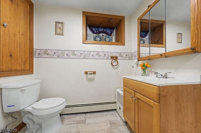 21 Shawnee Trl, Sparta Twp., NJ 07871