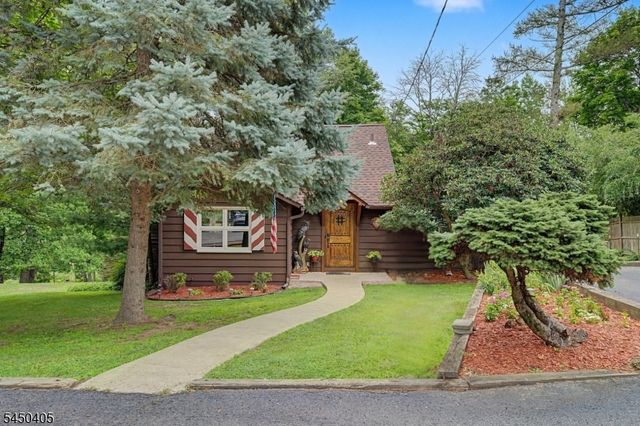 21 Shawnee Trl, Sparta Twp., NJ 07871