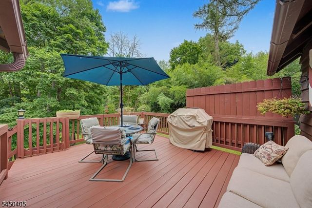21 Shawnee Trl, Sparta Twp., NJ 07871