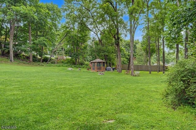 21 Shawnee Trl, Sparta Twp., NJ 07871