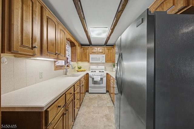 21 Shawnee Trl, Sparta Twp., NJ 07871