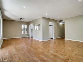 18350 Hatteras 123, Tarzana (los Angeles), CA 91356