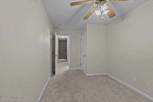 4516 Meadowlark Manor Ln, Louisville, KY 40245
