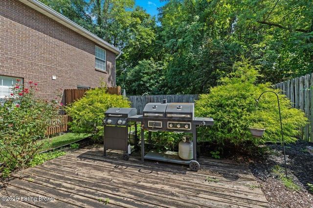 4516 Meadowlark Manor Ln, Louisville, KY 40245