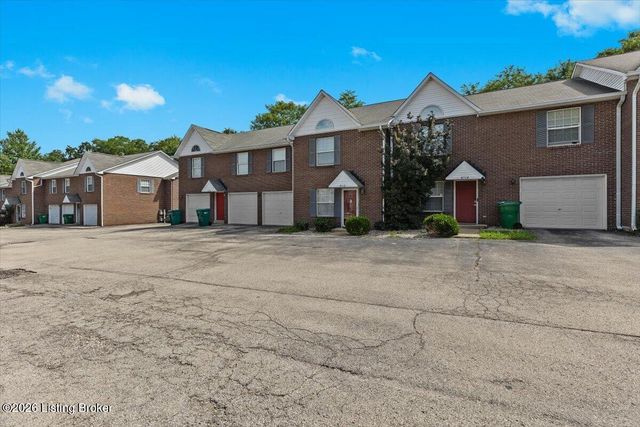 4516 Meadowlark Manor Ln, Louisville, KY 40245