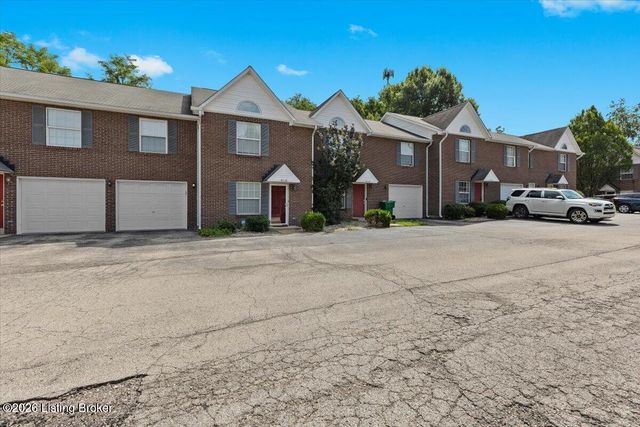 4516 Meadowlark Manor Ln, Louisville, KY 40245
